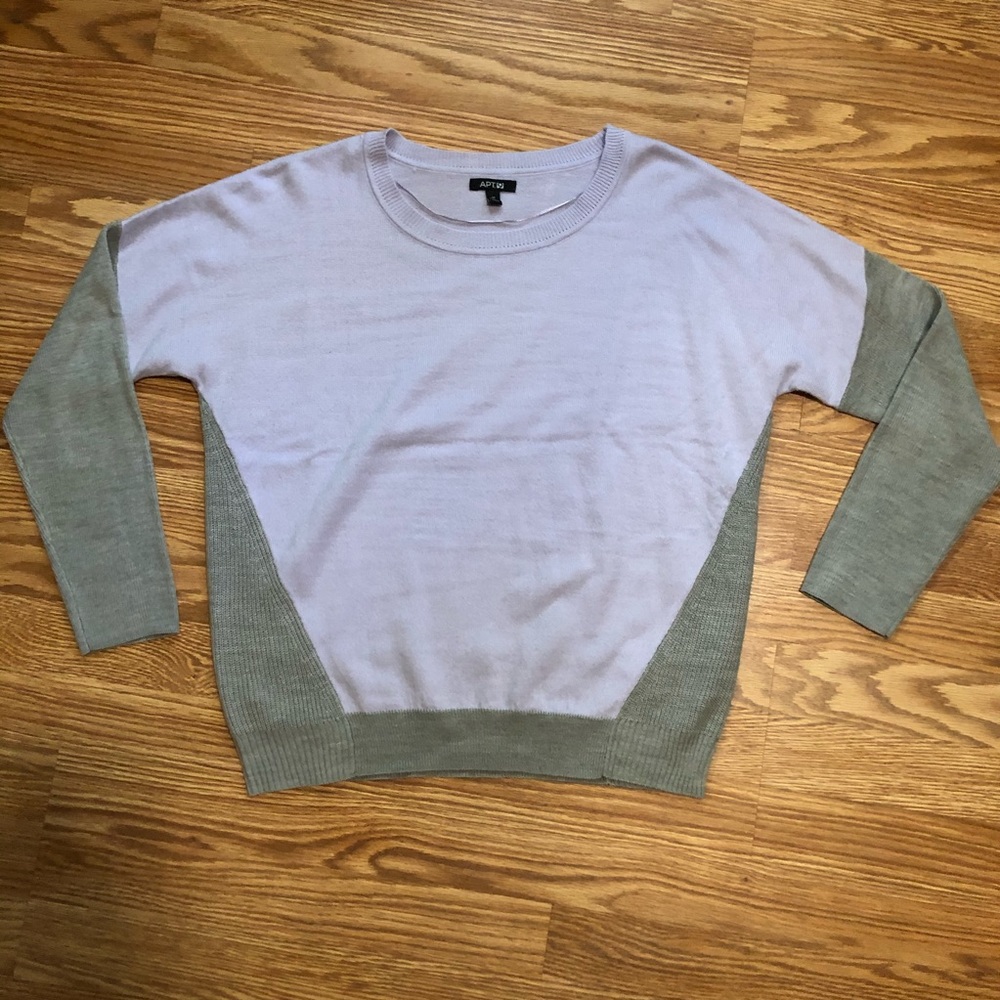 Lightweight sweater